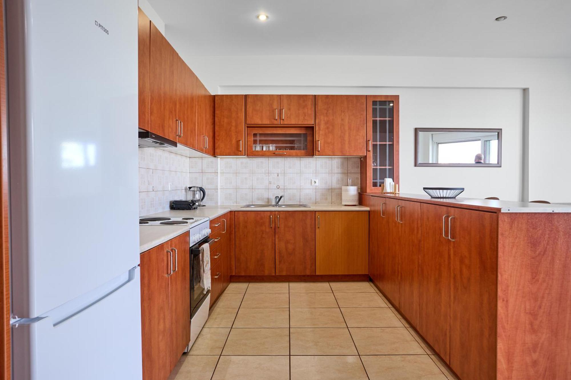 Chios Town Apartment - Heart Of Chios Town With 2 Minute Walk To The Beach Exterior photo